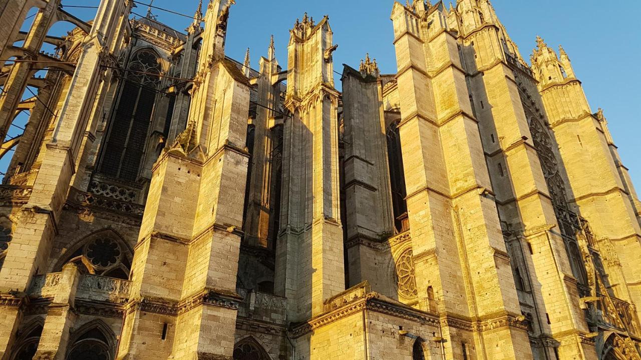 Appartamento F1 au pied de la cathédrale Beauvais Esterno foto